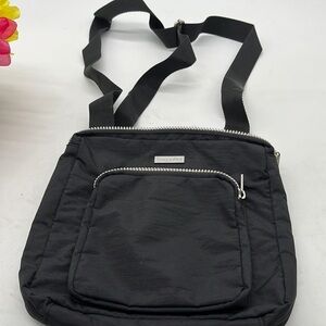 Baggallini black nylon crossbody bag NYB2085